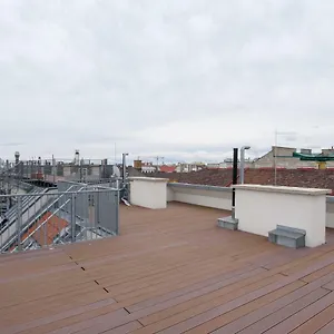 Living - Neubauguertel شقة